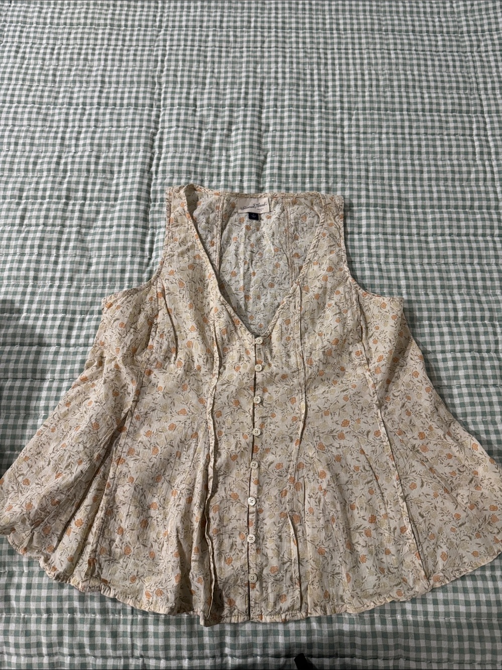 Universal Thread Cream Floral Button-Front Sleeveless Blouse